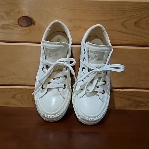 Converse shoes - Picture 6 of 6